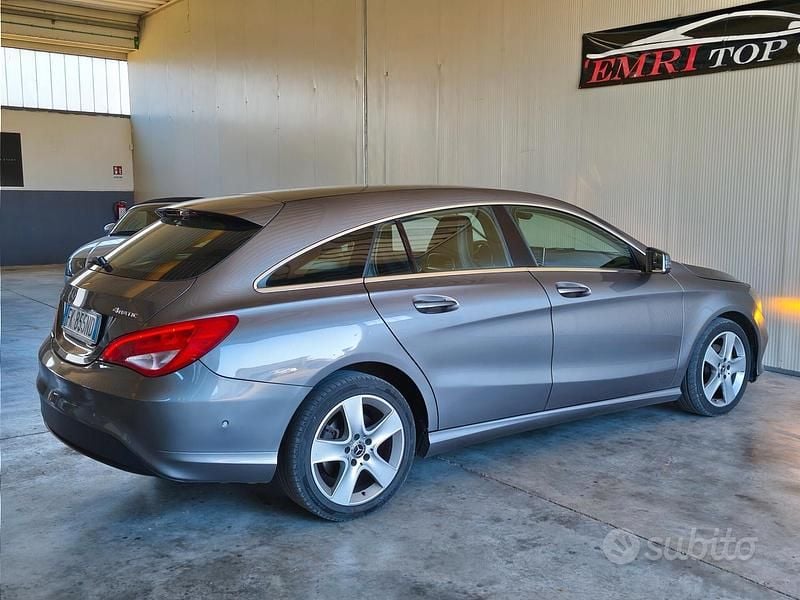 Gebraucht Mercedes CLA200 Premium 136 PS (100 kW) 2017 Grau Limousine