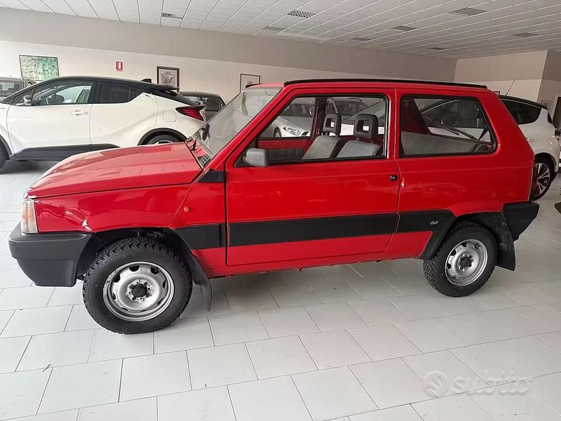 Usata Fiat Panda 4x4 Trekking 50 CV (36 kW) 1993 Rosso Utilitaria