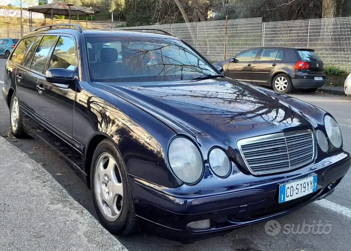 Usata Mercedes 220 136 CV (100 kW) 2000 Blu Station wagon