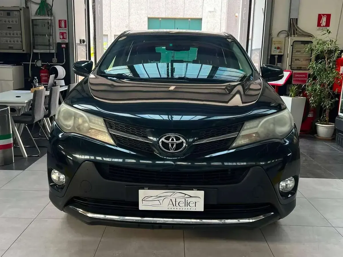 Usata Toyota RAV4 Active 124 CV (91 kW) 2015 Blu/azzurro SUV
