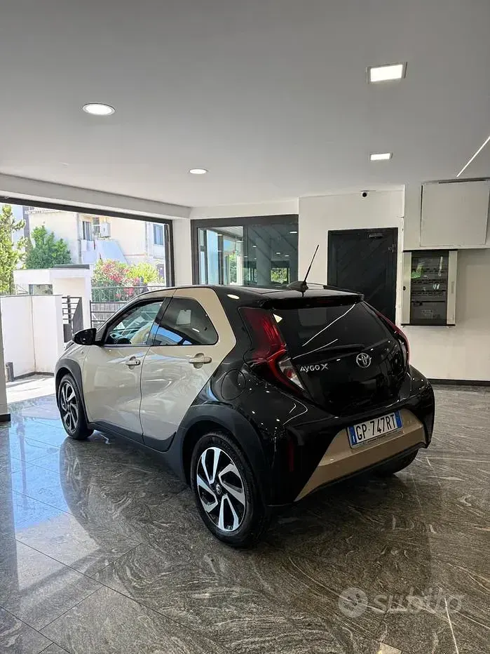 Usata Toyota Aygo X Trend 72 CV (52 kW) 2023 Giallo SUV