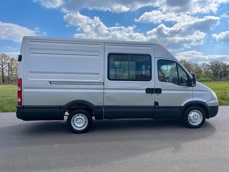 Grigio Usata 2011 Iveco Daily | 11.900 € (Super prezzo) - Immagine 1/4