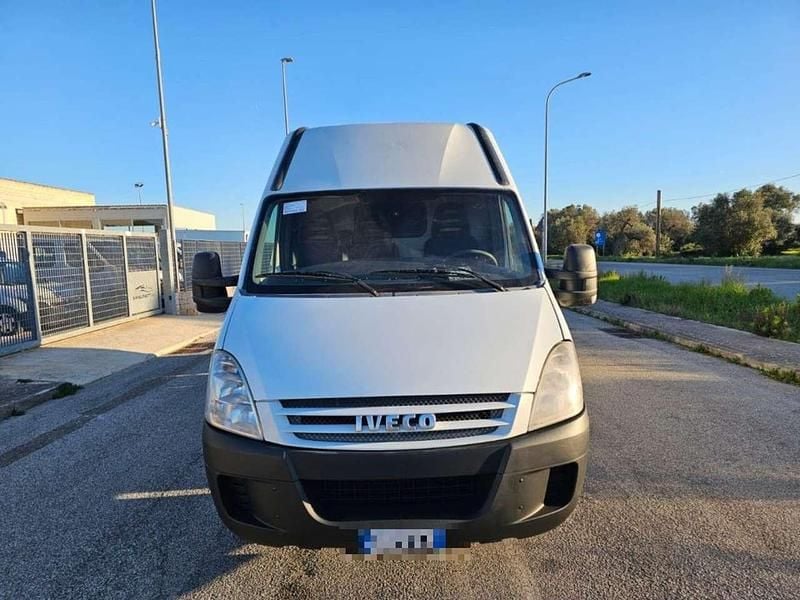 Usata Iveco Daily 116 CV (85 kW) 2007 Bianco Furgone