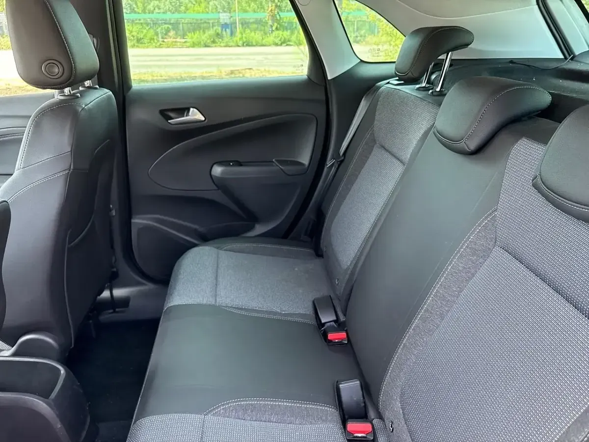 Usata Opel Crossland Elegance 110 CV (80 kW) 2023 Grigio SUV