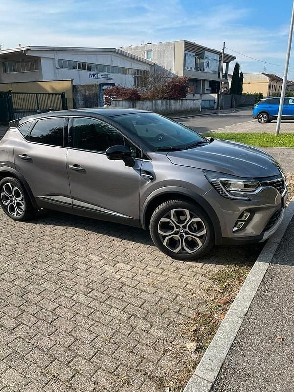 Grigio Usata 2023 Renault Captur Techno SUV | 15.600 € (Super prezzo) - Immagine 1/4