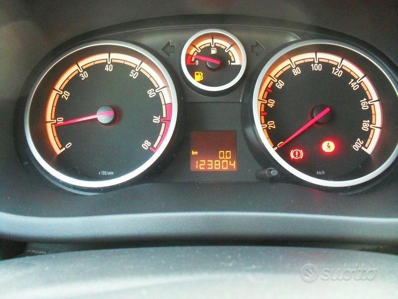 Usata Opel Corsa 90 CV (66 kW) 2015 Utilitaria