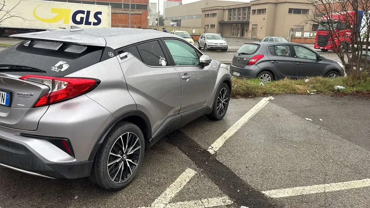 Usata Toyota C-HR Lounge 98 CV (72 kW) 2017 SUV