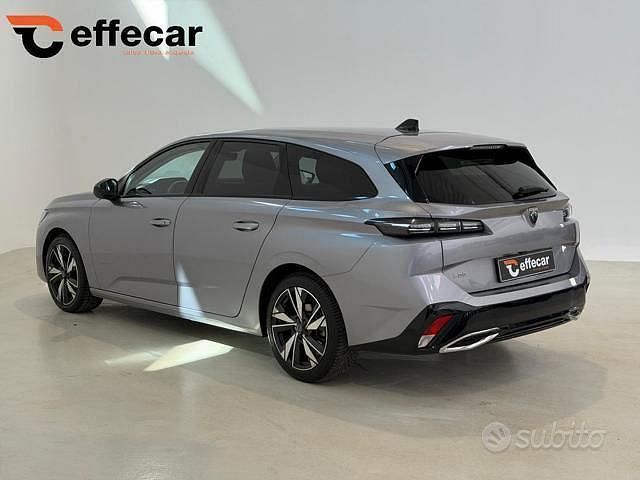 Usado Peugeot 308 S 131 CV (96 kW) 2022 Gris Familiar