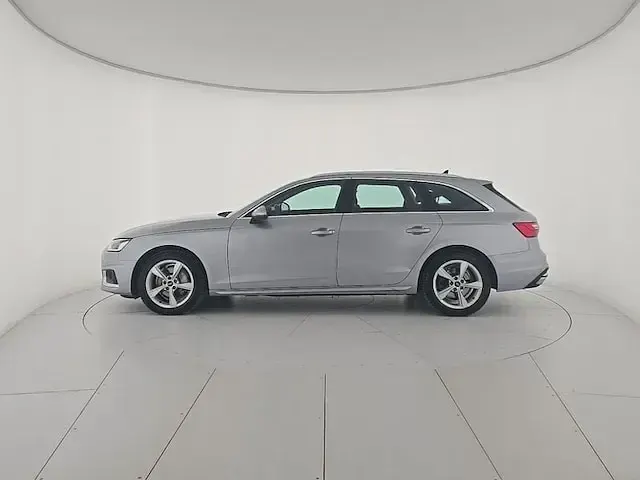 Usata Audi A4 Advanced 204 CV (150 kW) 2022 Argento floret metallizzato Station wagon