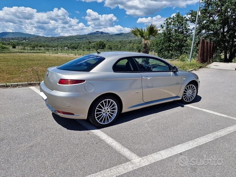 Usata Alfa Romeo GT 150 CV (110 kW) 2004 Grigio Coupé