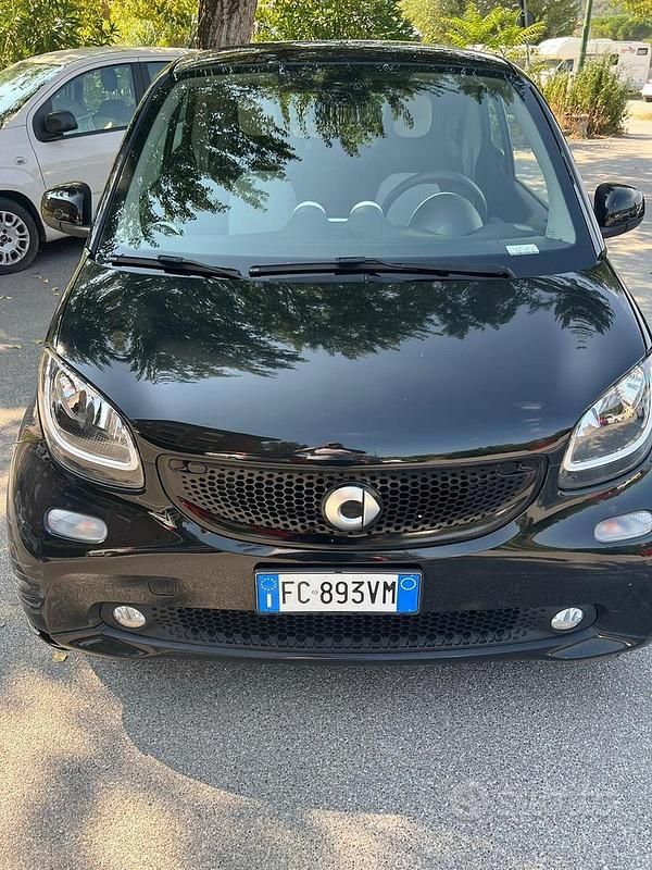 Usata 2016 Smart ForTwo Coupé Utilitaria | 12.500 € (Buon prezzo) - Immagine 1/4
