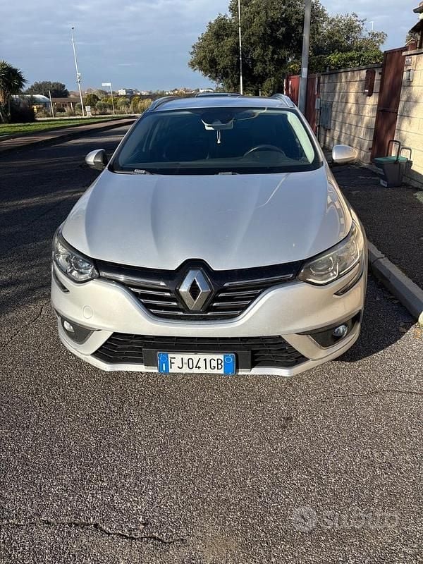 Grigio Usata 2017 Renault Mégane GrandTour Station wagon | 6100 € (Super prezzo) - Immagine 1/4