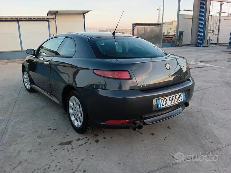 Usata Alfa Romeo GT 150 CV (110 kW) 2008 Grigio Coupé