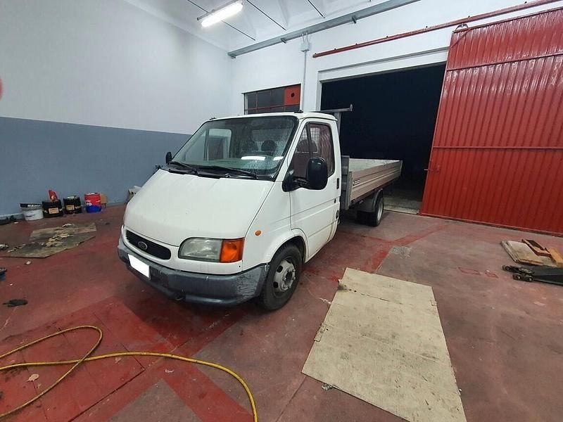 Begagnad Ford Transit 100 HK (73 kW) 2000 Vit