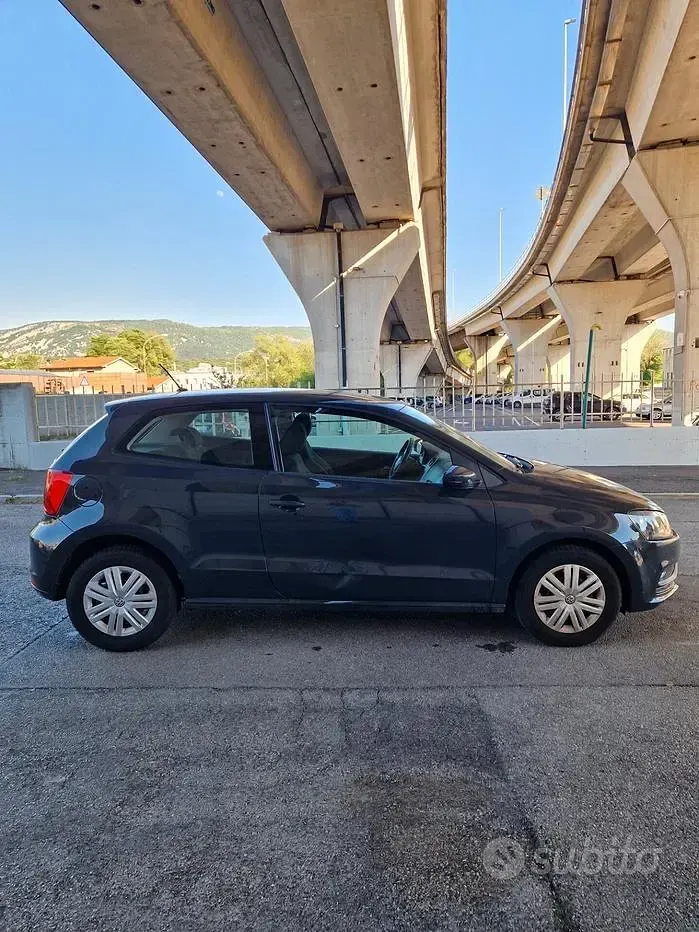 Używany VW Polo 60 KM (44 kW) 2016 Szary Hatchback