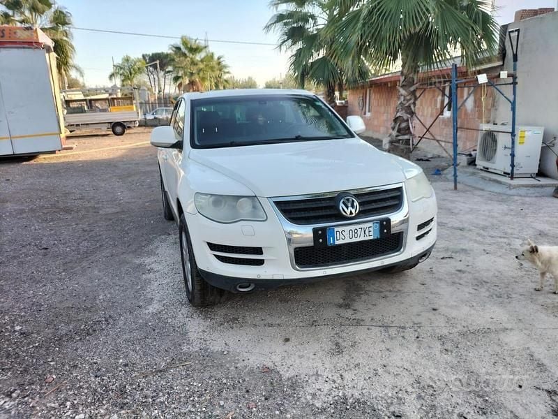 Bianco Usata 2008 VW Touareg R SUV | 5400 € (Buon prezzo) - Immagine 1/3
