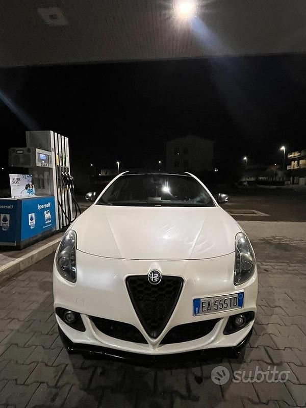 Usata Alfa Romeo Giulietta Exclusive 170 CV (125 kW) 2010 Bianco Utilitaria