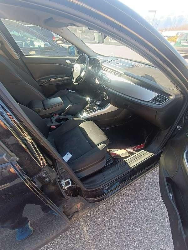 Usata Alfa Romeo Giulietta Progression 170 CV (125 kW) 2012 Nero Utilitaria
