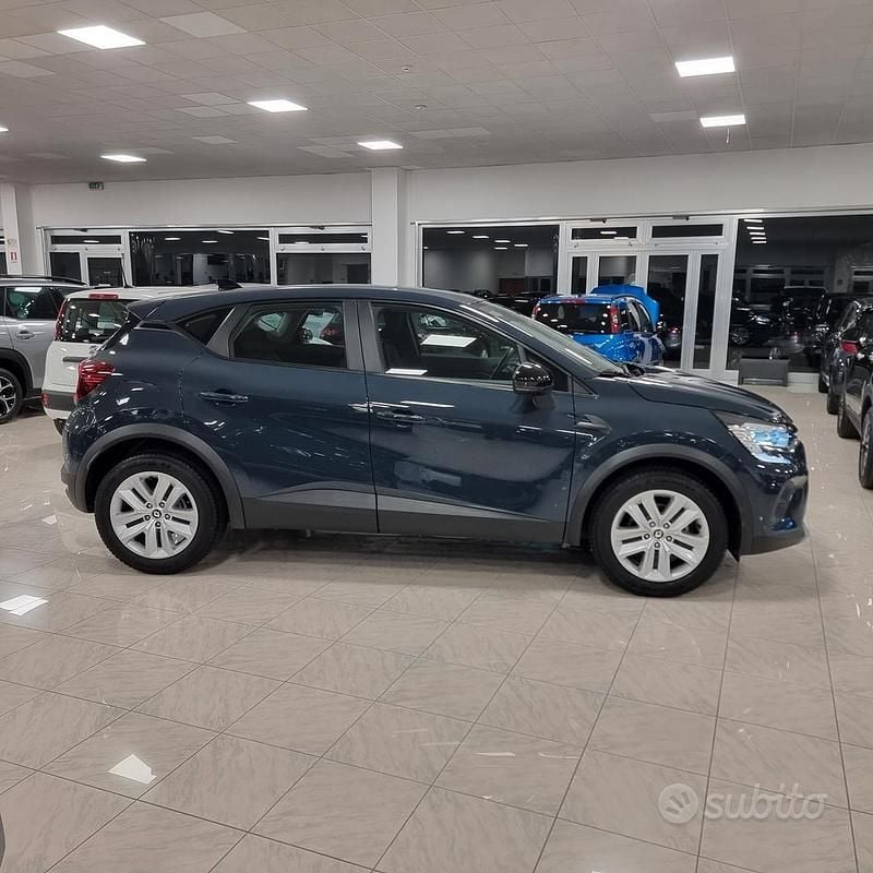 Usata Renault Captur 100 CV (73 kW) 2023 Blu SUV