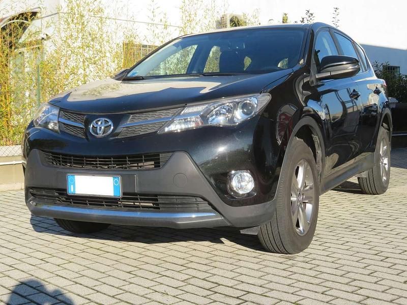 Nero Usata 2015 Toyota RAV4 Style SUV | 12.200 € (Buon prezzo) - Immagine 1/4