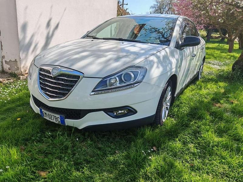 Usata Lancia Delta Gold 120 CV (88 kW) 2012 Utilitaria