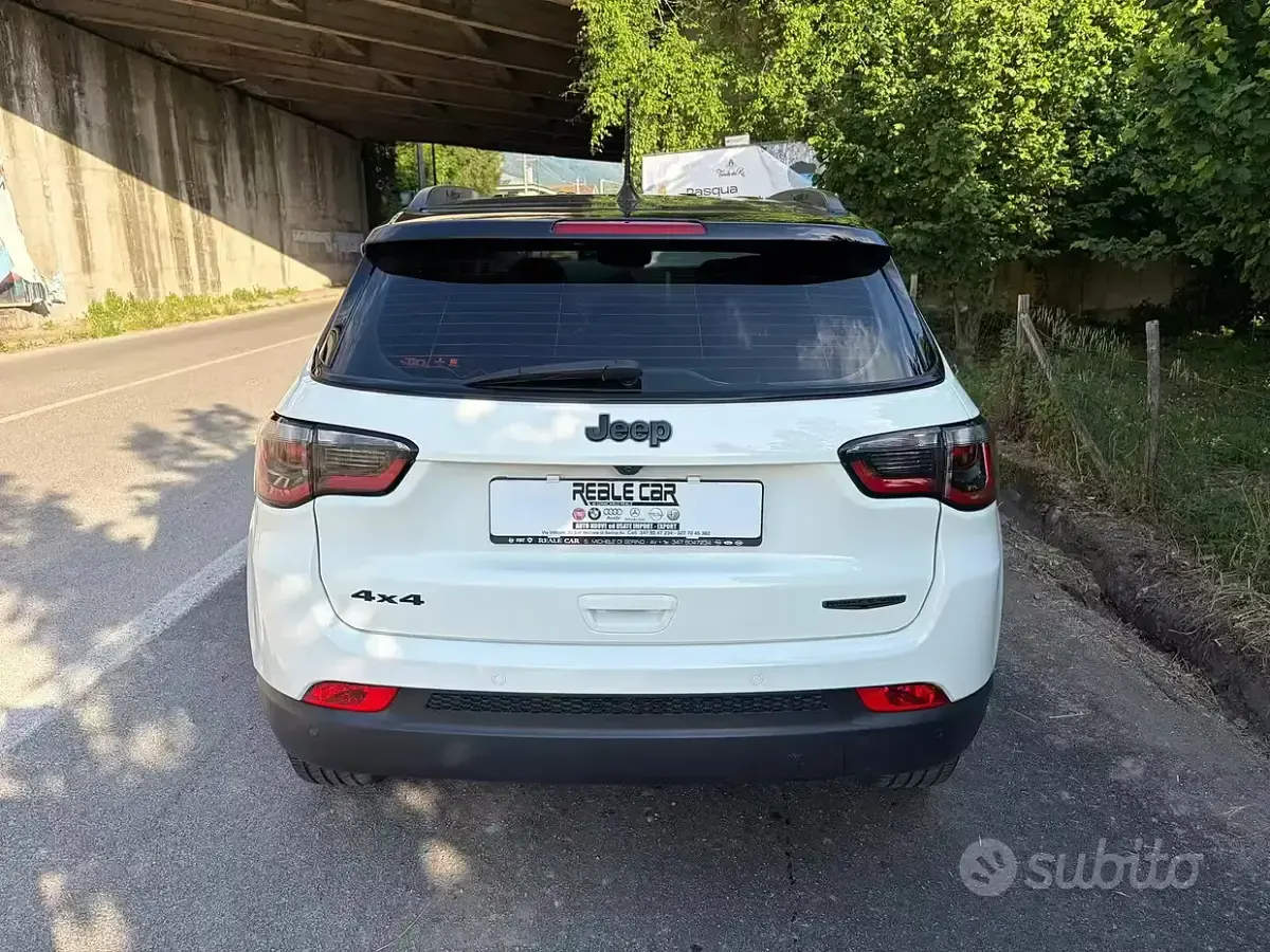 Usata Jeep Compass Night Eagle 140 CV (102 kW) 2018 Bianco SUV