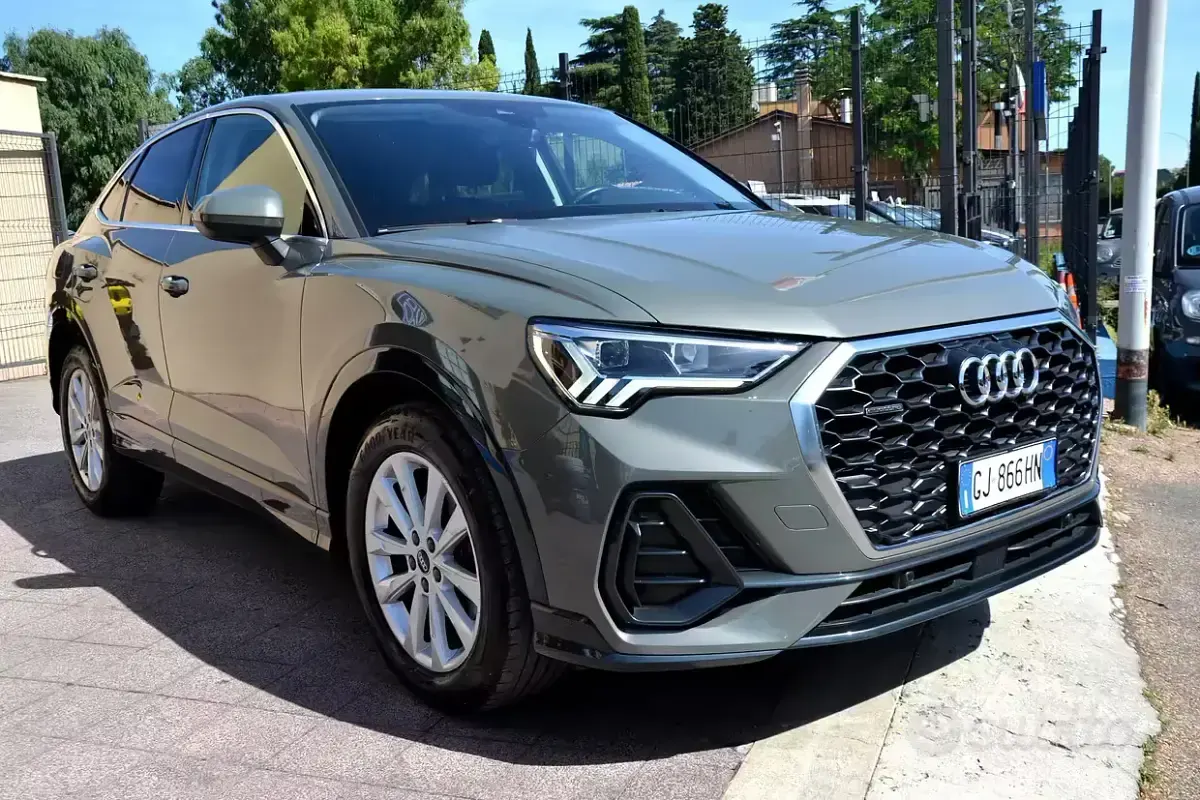 Usata Audi Q3 Sportback Ambiente 150 CV (110 kW) 2022 Grigio SUV