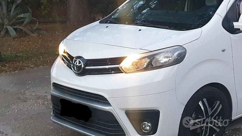Bianco Usata 2017 Toyota Proace Verso Station wagon | 13.000 € - Immagine 1/4
