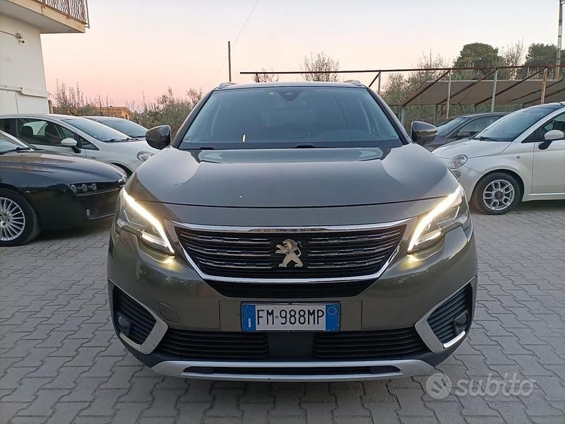 Usata Peugeot 5008 Allure 120 CV (88 kW) 2018 Grigio SUV