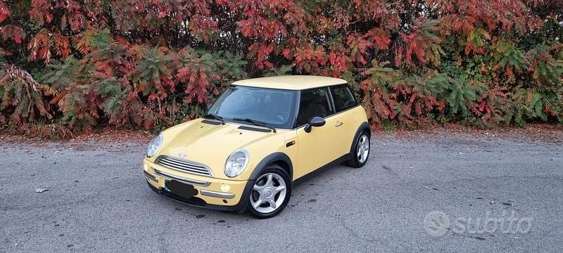 Usata 2004 Mini ONE Due volumi | 2600 € (Buon prezzo) - Immagine 1/3