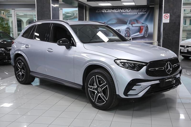 Usata Mercedes GLC300 Advanced 197 CV (144 kW) 2023 Argento hightech SUV
