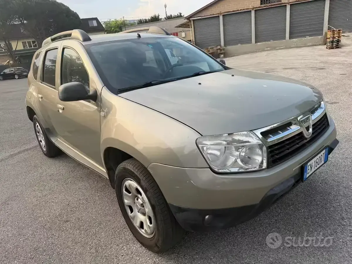 Usata Dacia Duster Lauréate 107 CV (78 kW) 2012 Marrone SUV