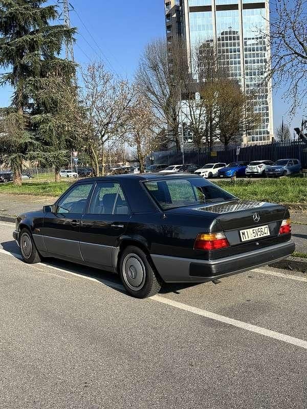 Usata Mercedes 250 90 CV (66 kW) 1990