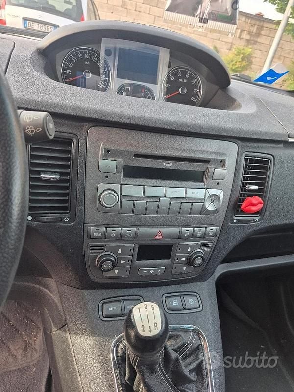 Usata Lancia Musa 95 CV (69 kW) 2012 Bianco Monovolume
