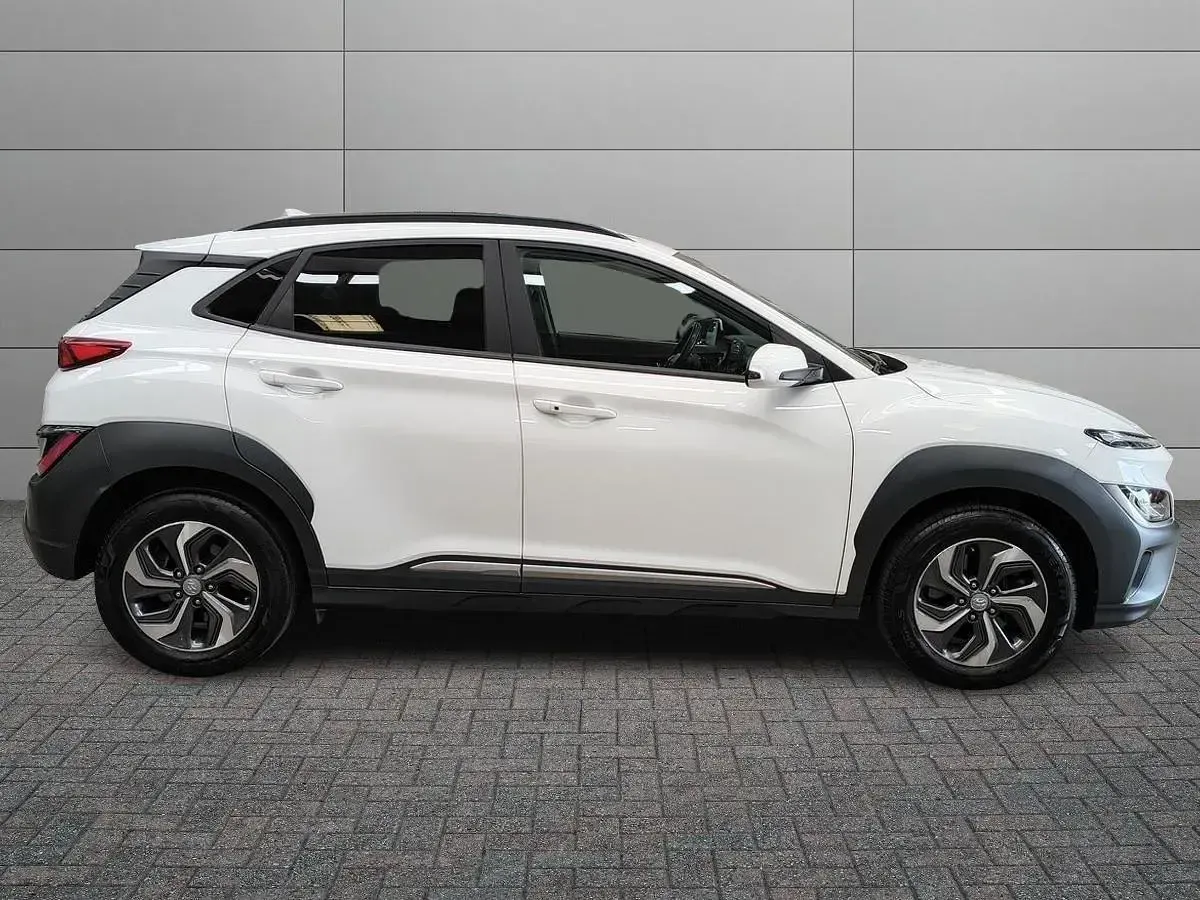 Usata Hyundai Kona 105 CV (77 kW) 2022 Bianco SUV