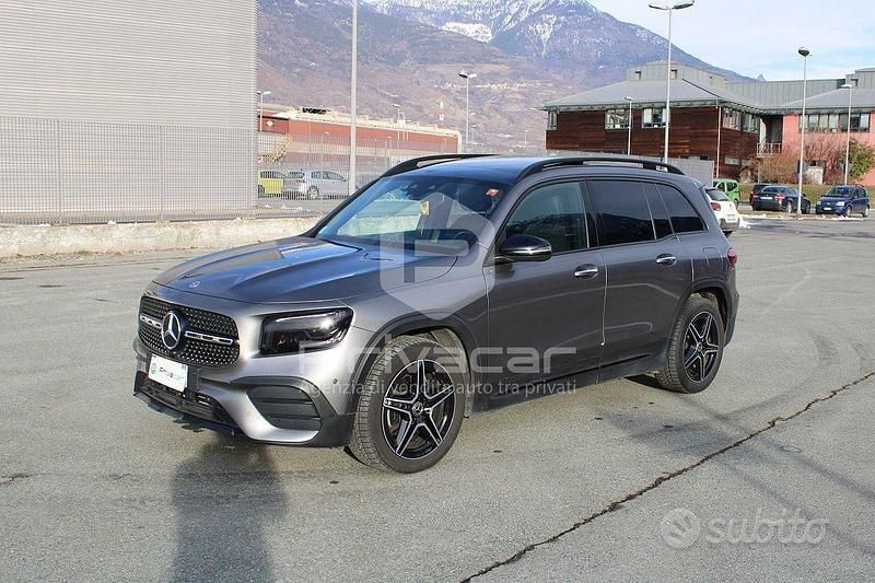Usata Mercedes GLB180 Premium 116 CV (85 kW) 2023 Grigio SUV