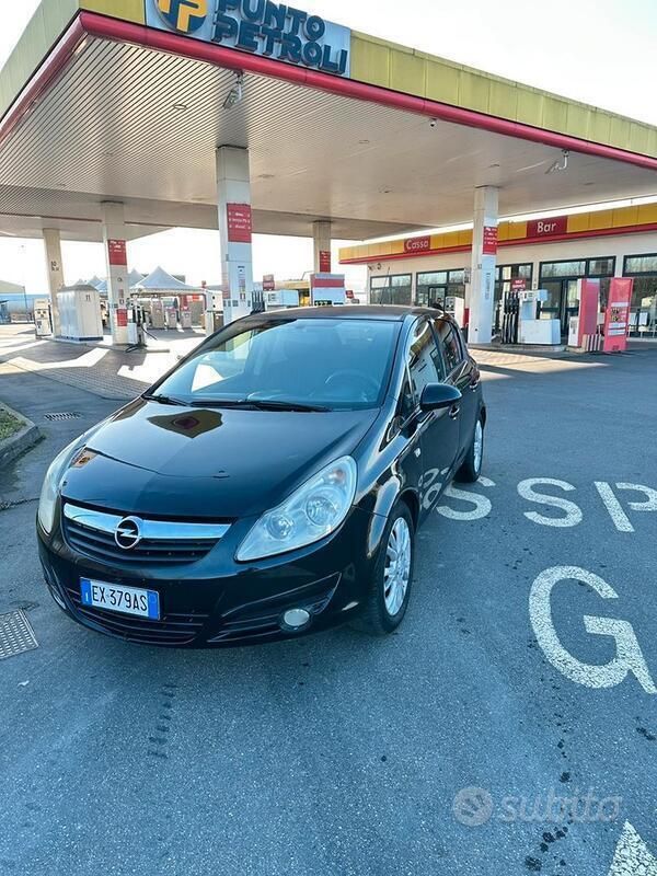 Usata 2012 Opel Corsa Tre volumi | 2800 € - Immagine 1/4