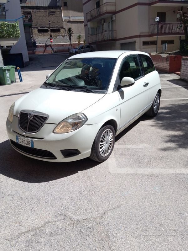 Usata 2010 Lancia Ypsilon Due volumi | 1700 € (Super prezzo) - Immagine 1/3