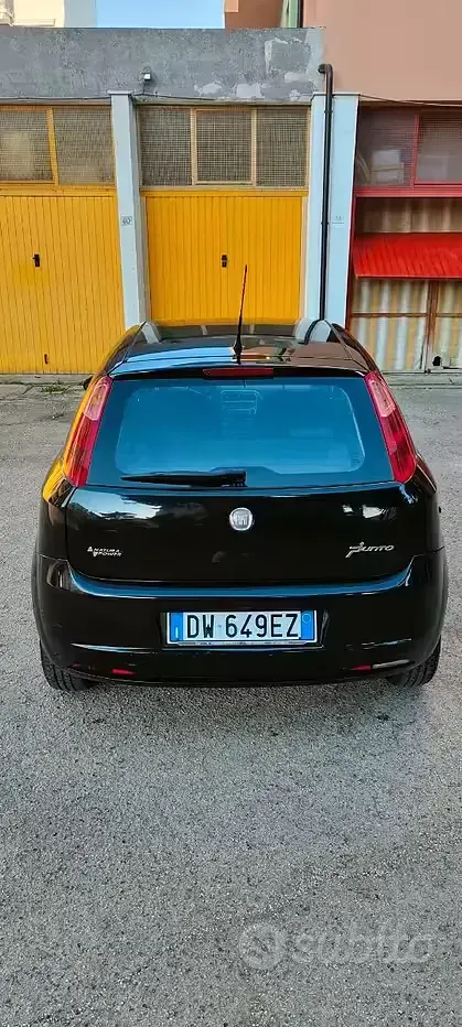 Usata Fiat Grande Punto Dynamic 77 CV (56 kW) 2009 Nero Utilitaria