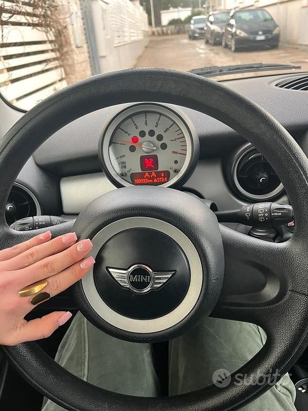 Usata Mini ONE 75 CV (55 kW) 2010 Grigio Utilitaria
