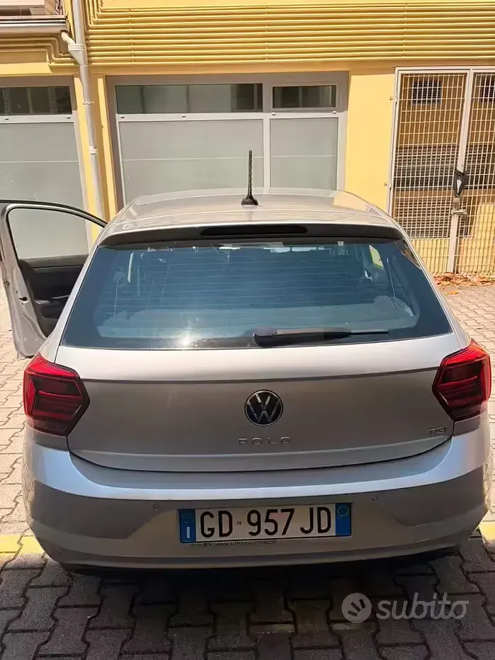 Usata VW Polo 90 CV (66 kW) 2021 Grigio Utilitaria
