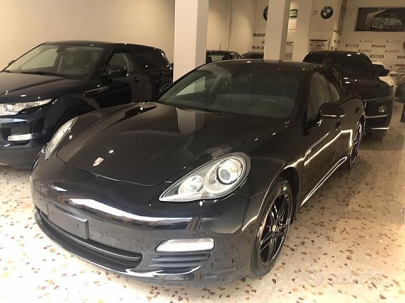 Usata Porsche Panamera Platinum Edition 250 CV (183 kW) 2012 Nero Utilitaria