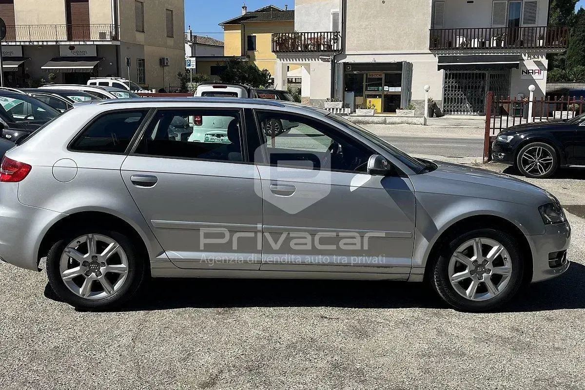 Usata Audi A3 Sportback Ambiente 105 CV (77 kW) 2011 Gray Utilitaria