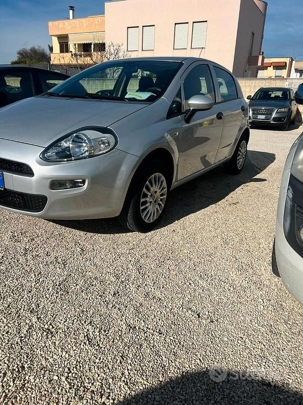 Usata Fiat Punto 77 CV (56 kW) 2016 Grigio Utilitaria
