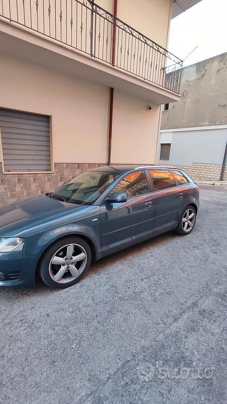 Usata Audi A3 140 CV (102 kW) 2010 Blu Utilitaria