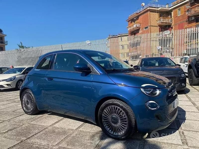 Usata Fiat 500e La Prima 86 kW (118 CV) 2020 Blu Berlina