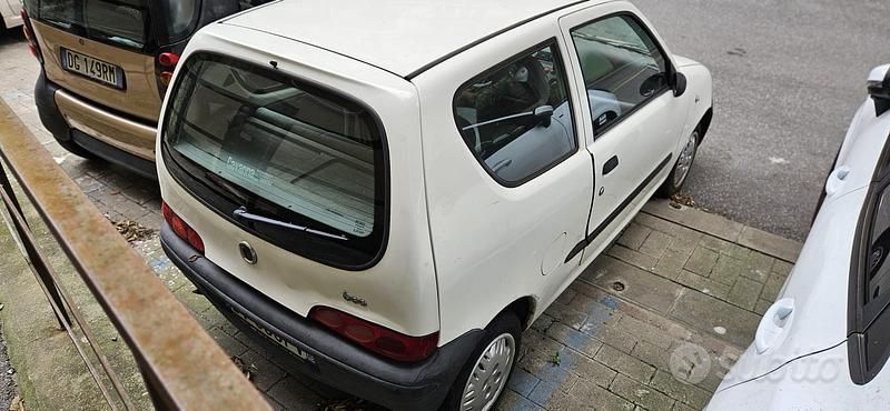 Usata Fiat 600 Active 54 CV (39 kW) 2009 Bianco Utilitaria