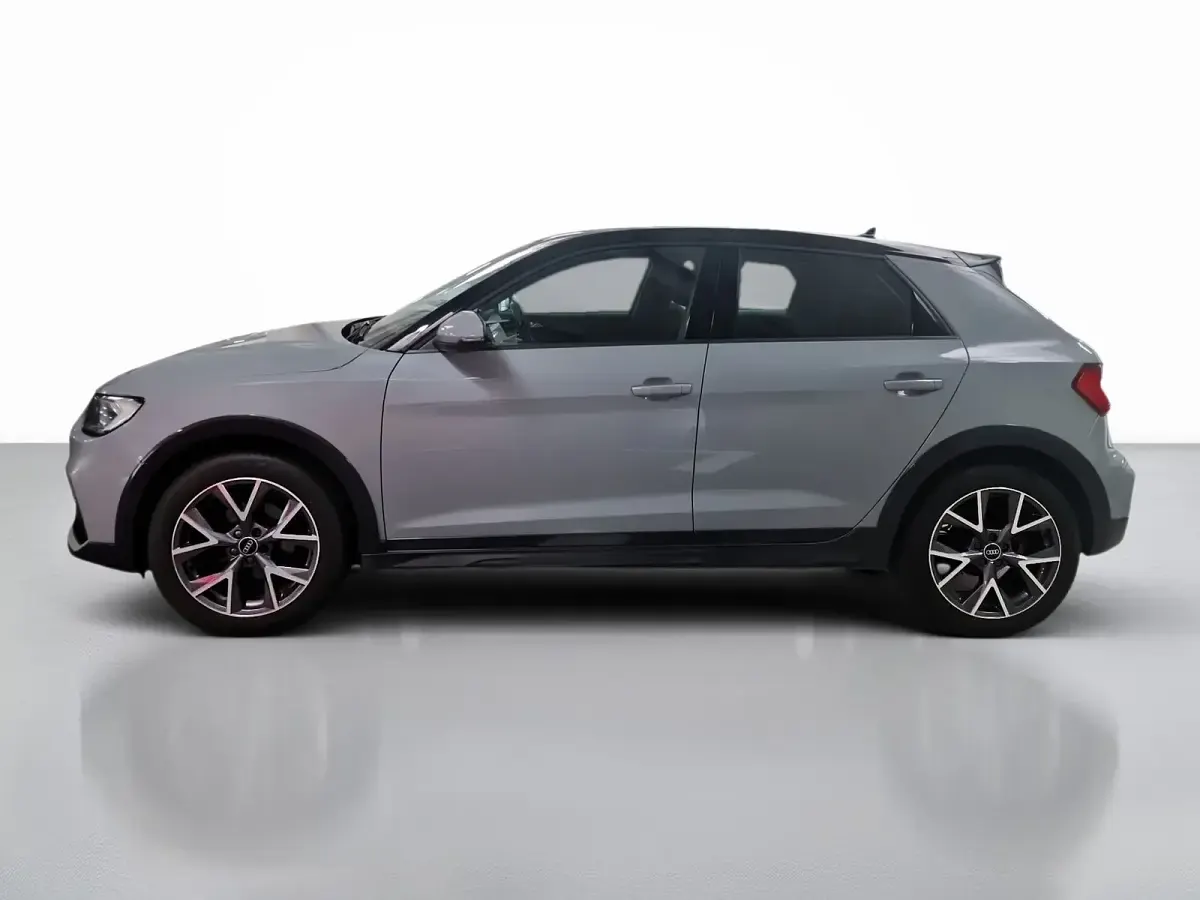 Usata Audi A1 Comfort 110 CV (80 kW) 2023 Grigio freccia perlato SUV