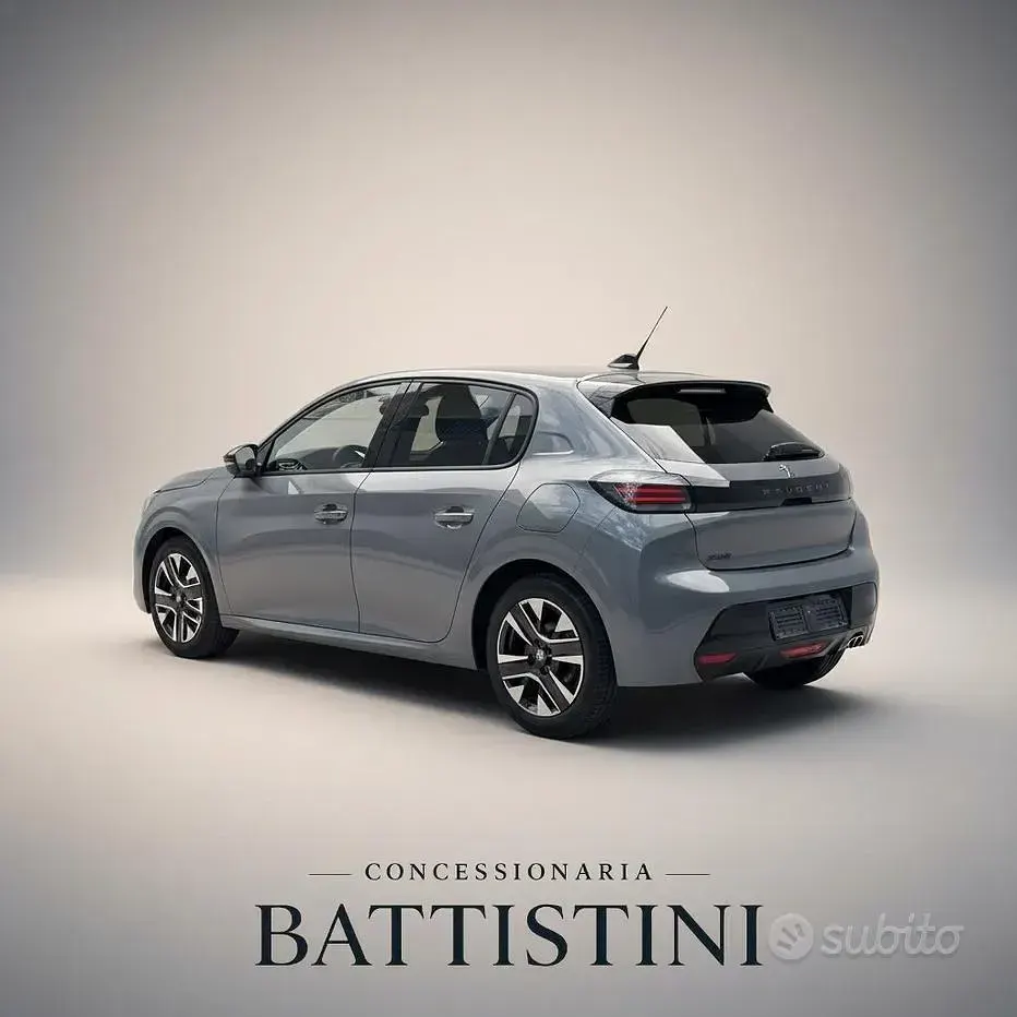 Usata Peugeot 208 Allure 101 CV (74 kW) 2025 Grigio Utilitaria