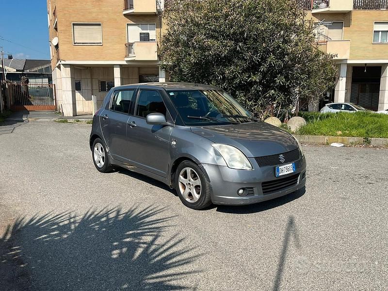 Usata Suzuki Swift 70 CV (51 kW) 2007 Grigio Utilitaria